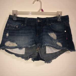 PINK denim distressed short